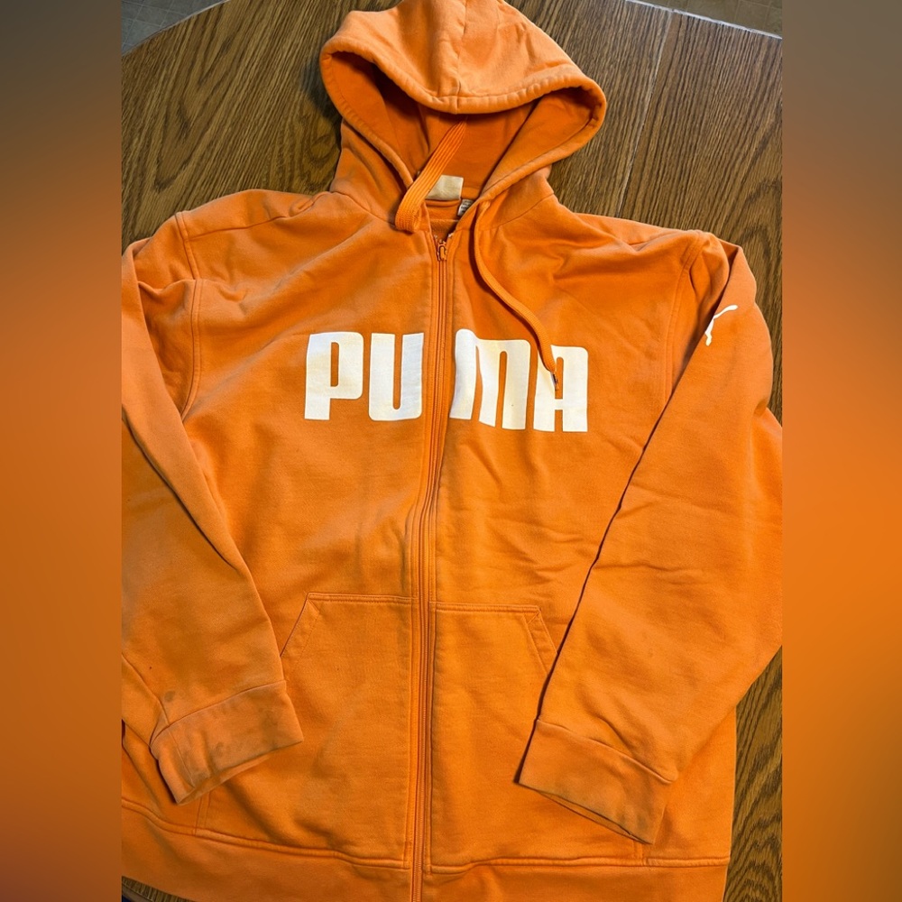 Men’s Puma sweatshirt.